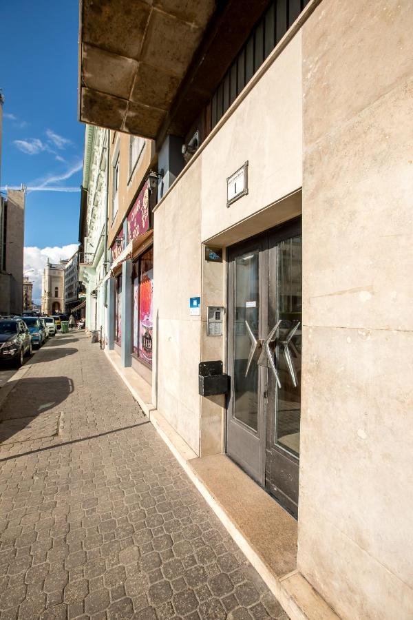 Danube Apartment Budapest Luaran gambar